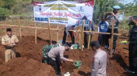 Dilaksanakan Peletakan Batu Pertama, di Tempat ini Akan Dibangun Masjid 