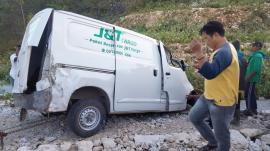 Hilang kendali, Sebuah Mobil Alami Kecelakaan Tunggal di JJLS Jomblang