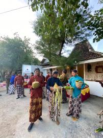 TRADISI LARUNGAN DI DESA WISATA TEPUS