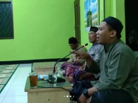 Listrik Padam - Ngaji di Masjid Pacungan Tetap Berjalan Dengan Istiqomah 