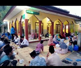 Buka Puasa Bersama Guru SMK Negeri 1 Tepus Bersama Warga Padukuhan Pacungan