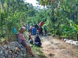 Monitoring dan Membantu Pengerjaan Corblok Jalan Pertanian (Dongsari - Nanas) Oleh Bamuskal 