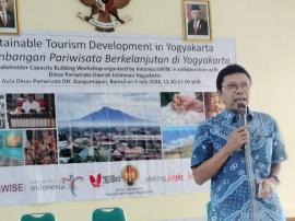 Ketua Desa Wisata (Dewi Kampus) Mengikuti Seminar Pengembangan Pariwisata Berkelanjutan di Yogyakart