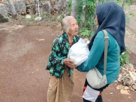 BAKTI SOSIAL UNTUK MASYARAKAT MISKIN OLEH PIN LAND PROPERTY SLEMAN