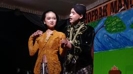 Pemuda Pemudi Tegalwaru Tampil Memukau dalam Drama Kethoprak 