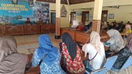 Sosialisasi Pembagian Minyak Goreng Gratis dan Pengenalan Alat Rumah Tangga Oleh CV. Sumber Barokah