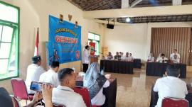 Lurah Tepus Hadiri Launching Genting, Serahkan Paket Untuk Keluarga Stunting