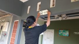 Mahasiswa KKN UGM Lakukan Pemasangan Nomor Rumah di Padukuhan Pudak