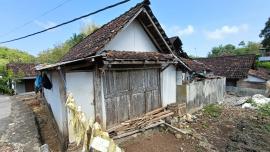 Sebanyak 15 Keluarga  Sebagai Penerima Bantuan Stimulan Rumah Tidak Layak Huni Tahun 2025