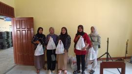 Penyaluran Tahap Ketiga PMT Bumil Berisiko Stunting di Kalurahan Tepus