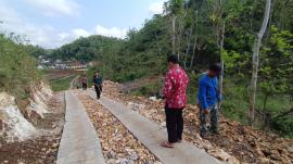 Survey dan Pengukuran Jalan Pertanian di Pacungan Pakel