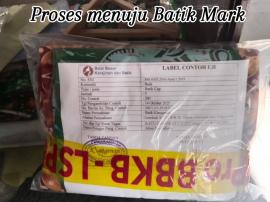 Menuju Batik Mark: Balai Besar Kerajinan dan Batik Ambil Sampel di IKM Batik Klangenan