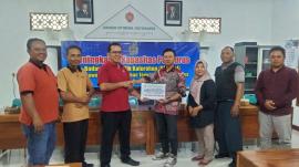 Penyerahan Secara Simbolis Penyertaan Modal Sebesar Rp 352 Juta kepada BUMKal BUMDesa Punokawan