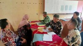 Lurah Tepus Monitoring Pendaftaran Calon Dukuh dan Staf Hari Kedua