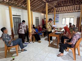 Pertemuan Rutin PWRI Kalurahan Tepus Digelar di Ruang Rapat Kalurahan