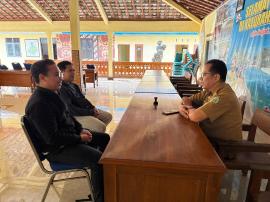 Lurah Tepus Terima Surat Izin Penelitian Mahasiswa UGM