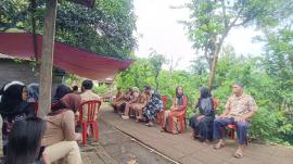 Lurah Tepus dan Jajaran Pemerintah Kalurahan Melaksanakan Takziah di Padukuhan Pacungan