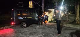 Kecelakaan Tunggal Mobil Tabrak Tiang Listrik, Warga Gembuk Terluka Parah