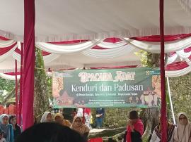 Lurah Tepus Hadiri Upacara Adat Kenduri dan Padusan di Pantai Sundak