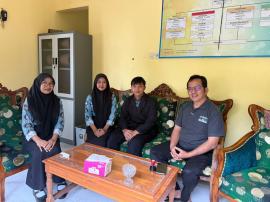 Siswa PKL SMKN 1 Tepus Pamitan kepada Lurah Tepus