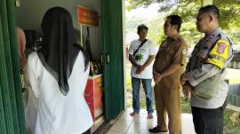 Lurah Tepus Dampingi Monev KKP di UMKM Olahan Rumput Laut Ulvasari