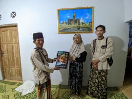 Penyerahan Akta Kematian kepada Keluarga Almarhum Budiyanto di Padukuhan Pudak