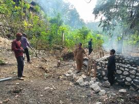 Lurah Tepus Monitoring Kegiatan Gotong Royong di Padukuhan Walangan
