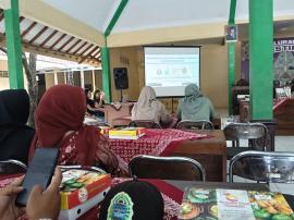 Ulu-ulu Kalurahan Tepus Hadiri Sosialisasi Biofarmakologi Laut