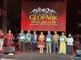 Desa Wisata Tepus Raih Penghargaan Trisakti Tourism Award pada Geopark Night Specta 8.0