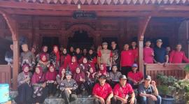 Gallery Foto : Kunjungan Purbo Laras Bersama Lurah Tepus di Ndalem Kawijayan