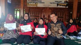 Cara Unik Ndalem Kawijayan Beri Apresiasi : Penabuh dengan Penampilan Terbaik Dapat Sertifikat