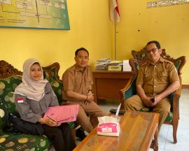 Bertemu dengan Lurah Tepus, Mahasiswi UNS Akan Lakukan Penelitian Sebagai Bahan Skripsi
