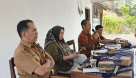 Dua Anggota Komisi C DPRD Kabupaten Gunungkidul Lakukan Pembinaan Pamong Kalurahan dan Lembaga