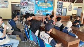 Kaur Tata Laksana Kalurahan Tepus Koordinasi Bersama KKN UII Susun Program Kerja Skala Kalurahan