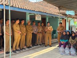 KPH Yudanegara Kunjungi Pudak, Tinjau Bantuan Air Bersih dengan Water Treatment Satbrimob Polda DIY