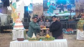 Kirab Gunungan dan Potong Tumpeng Awali GTF 2026 di RTH Cingkrang