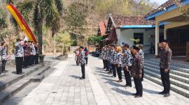 Apel Rutin Pamong Kalurahan Tepus, Lurah Apresiasi Kepatuhan Mengenakan Batik